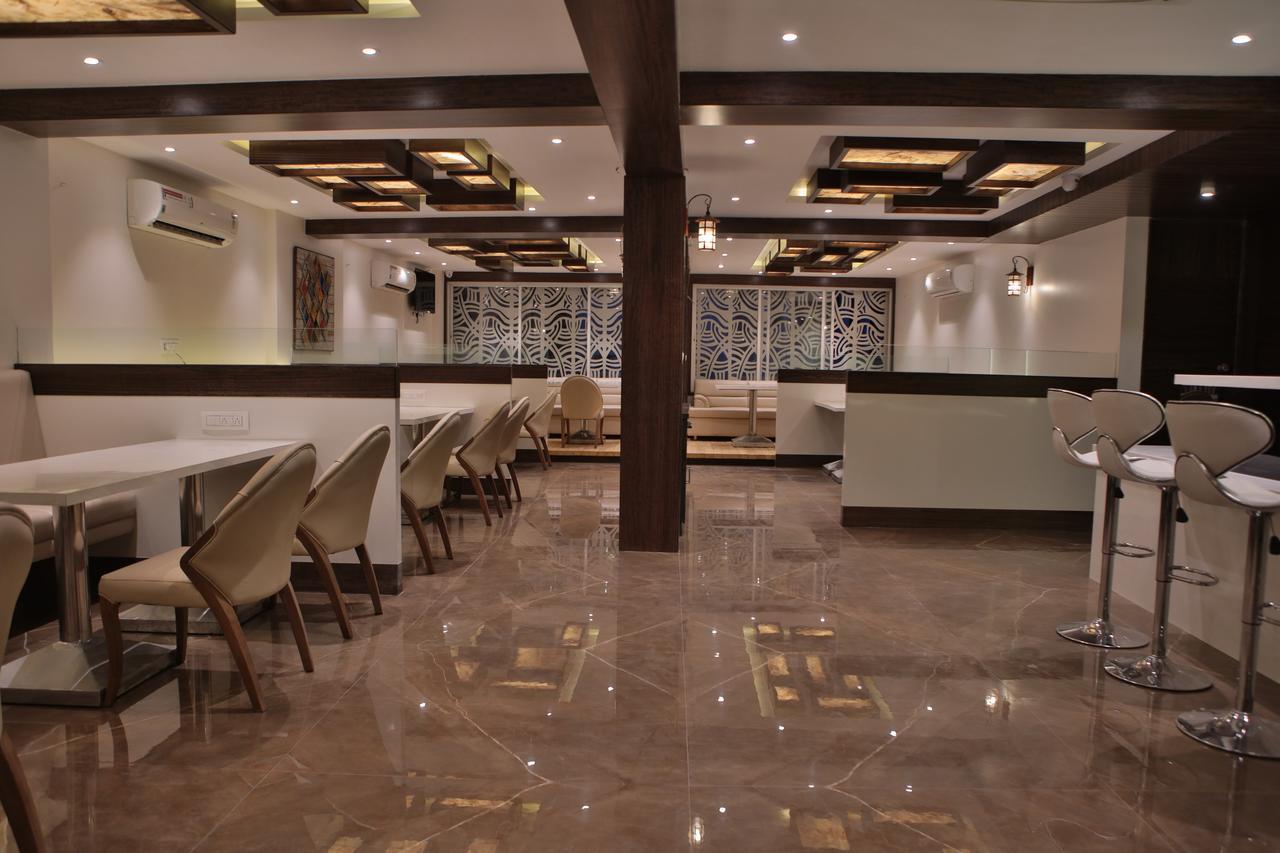 Hotel K P Pride Jālgaon Exterior photo