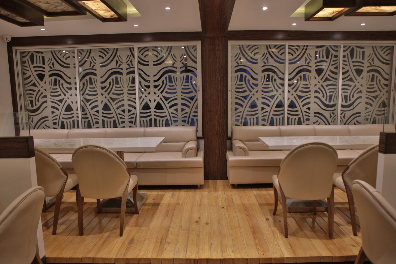 Hotel K P Pride Jālgaon Exterior photo